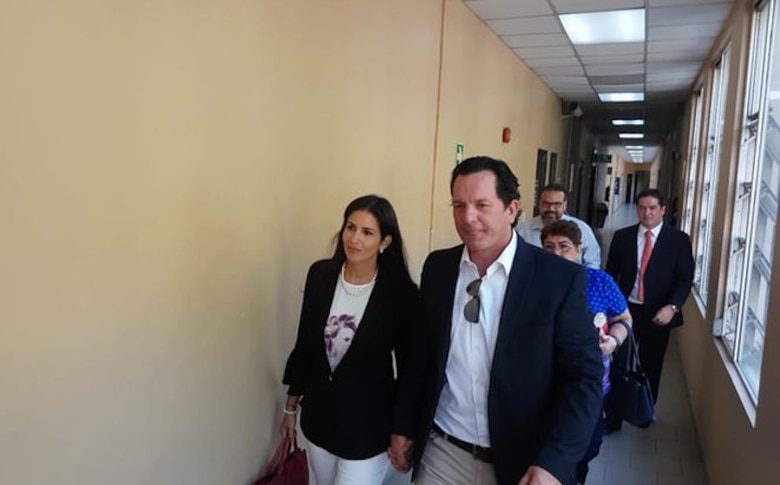 Juez de garantías imputa cargos por blanqueo de capitales a Guillermo Ferrufino Vallarino y le concede permiso para trabajar