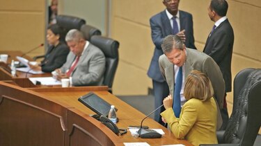 Bancada oficialista busca una tregua con la oposición