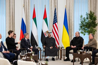 Rusos y ucranianos negocian con Estados Unidos sobre territorio y medidas de seguridad en Abu Dabi