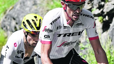 Mikel Landa aporta en la victoria de su líder