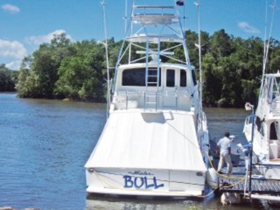 La secretaria, el mecánico y el administrador