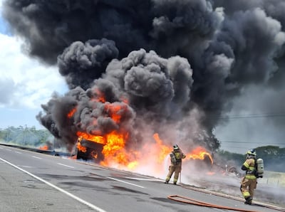 Controlan incendio de cisterna y atienden afectaciones eléctricas en Antón