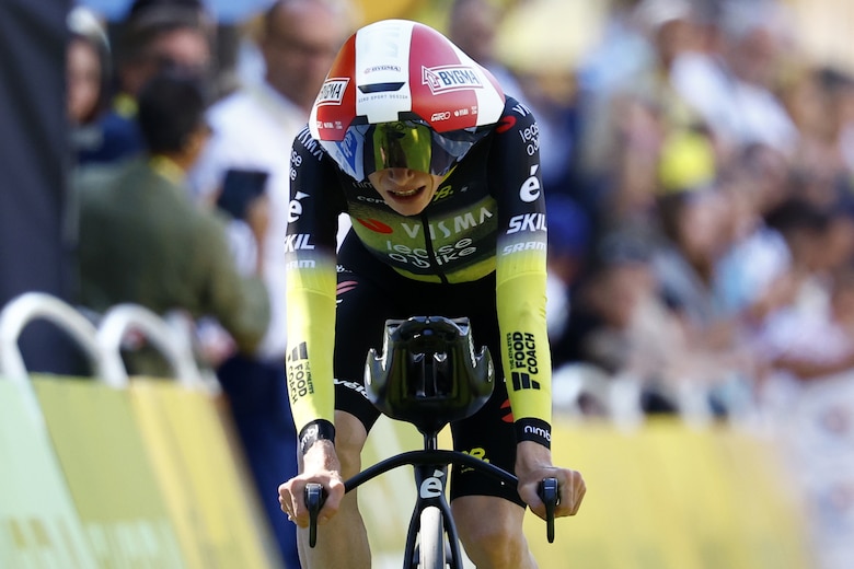 Tour de France: Evenepoel vuela en la crono y Pogacar, en la general
