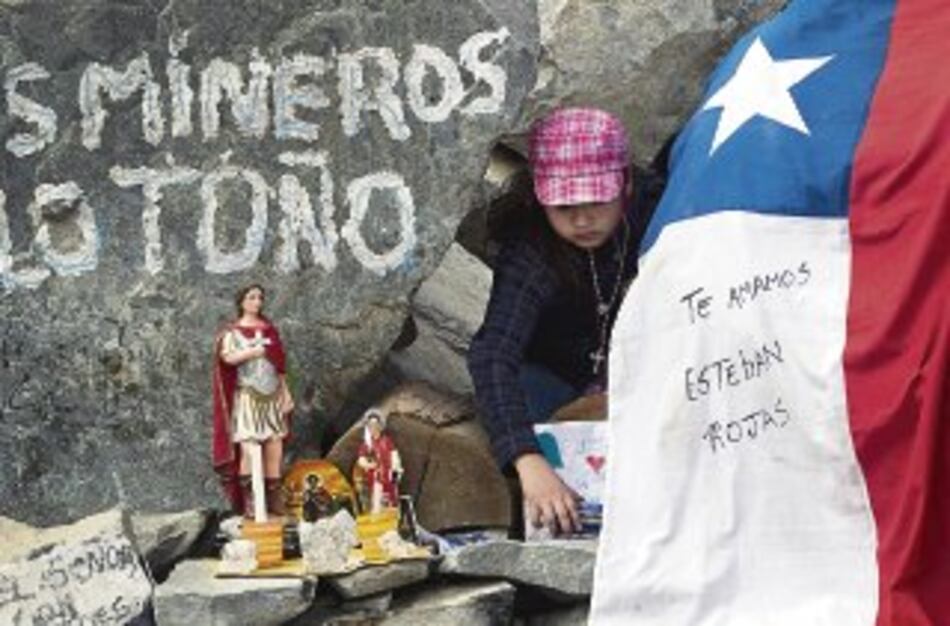 Reanudan rescate de mineros chilenos