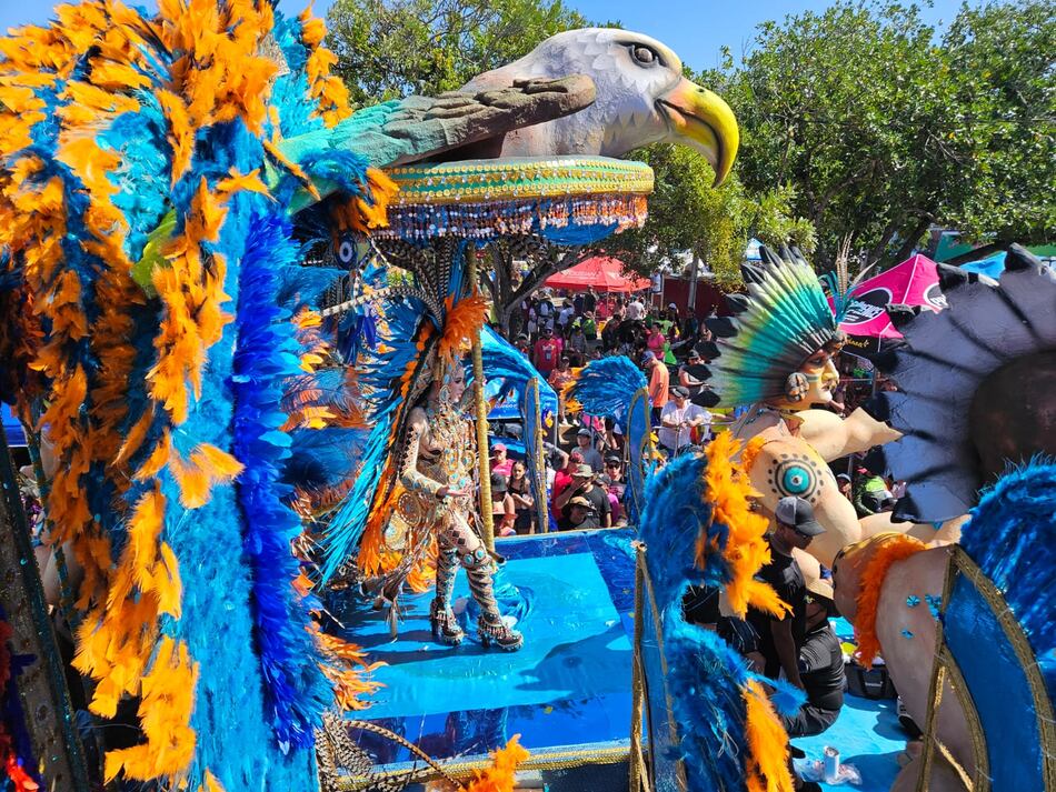 Carnaval político: Candidatos presidenciales van a comarcas, culecos y ferias