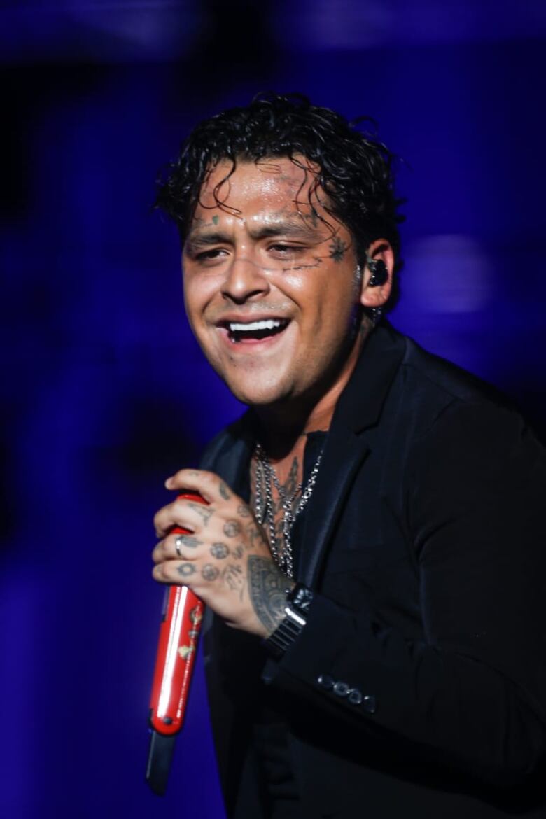 ‘¡Qué xopá Panamá!’: Christian Nodal cautiva al público, entre amor, despecho, tequila y mariachis