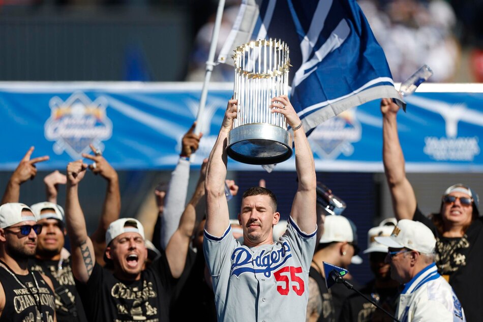 Los Dodgers paralizan la ciudad de Los Ángeles con su primer desfile en 36 años
