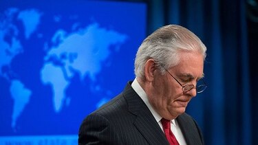 El destituido Rex Tillerson dice a los diplomáticos que ora por Estados Unidos