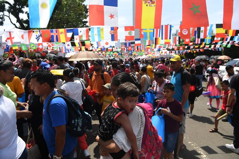 Juegos, bailes y diversión en el Parque Omar por el día del niño y la niña