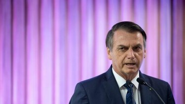 Jair Bolsonaro prohíbe a civiles que porten fusiles