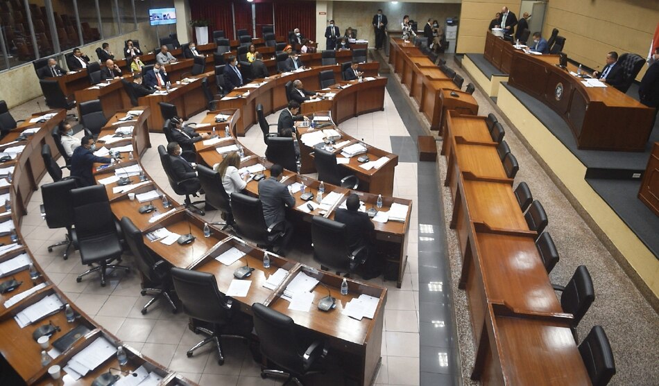 Presupuesto se ajustará para enfrentar la crisis