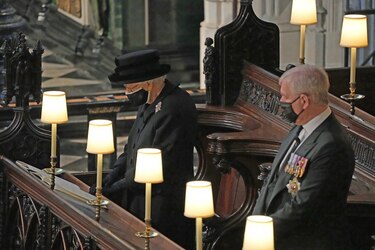 La reina Isabel II despidió a su esposo en una sobria ceremonia
