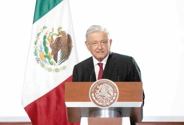 México anuncia reforma para fortalecer industria eléctrica