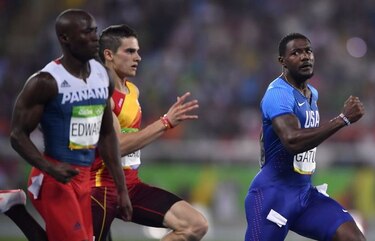 Alonso Edward se impone y está en la final