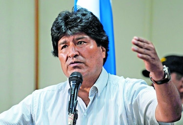 Evo Morales llega a Argentina, donde tendrá la condición de refugiado