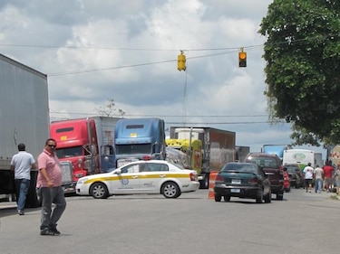 Transportistas de carga panameños piden abrir la frontera