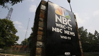 Detienen a hombre desnudo que atacó a mordidas a otra persona dentro de estudio de la NBC News