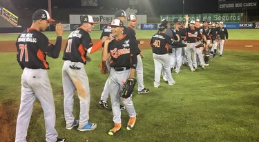 Herrera y Los Santos empiezan la batalla por la corona