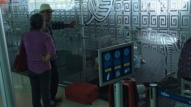 Tocumen a oscuras y los pasajeros se impacientan