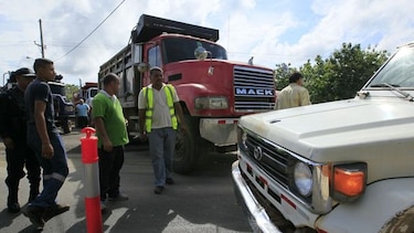 Camioneros cierran la vía Interamericana en San Lorenzo