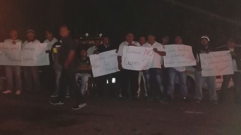 Transportistas chiricanos protestan y piden se les otorguen cupos