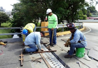 Cierran por una semana el puente vehicular de Villa Lucre