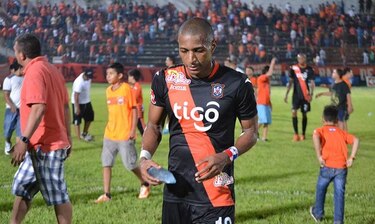 Yuyu Muñoz no se cansa de meter goles, espera por el llamado a la selección