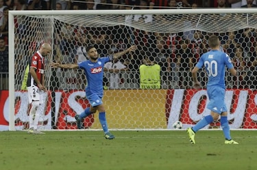 Napoli y Sevilla logran pase a la Liga de Campeones