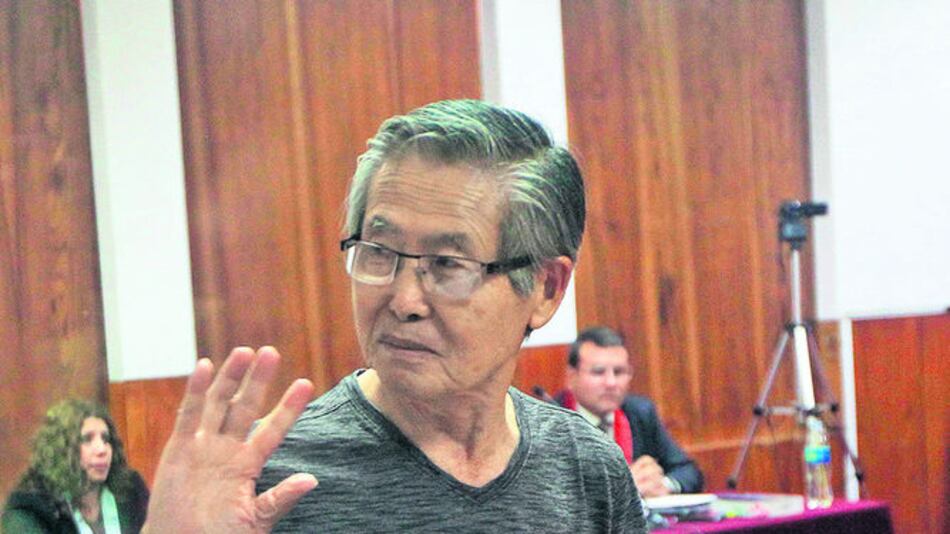 Expresidente peruano Fujimori deja el hospital y vuelve a prisión