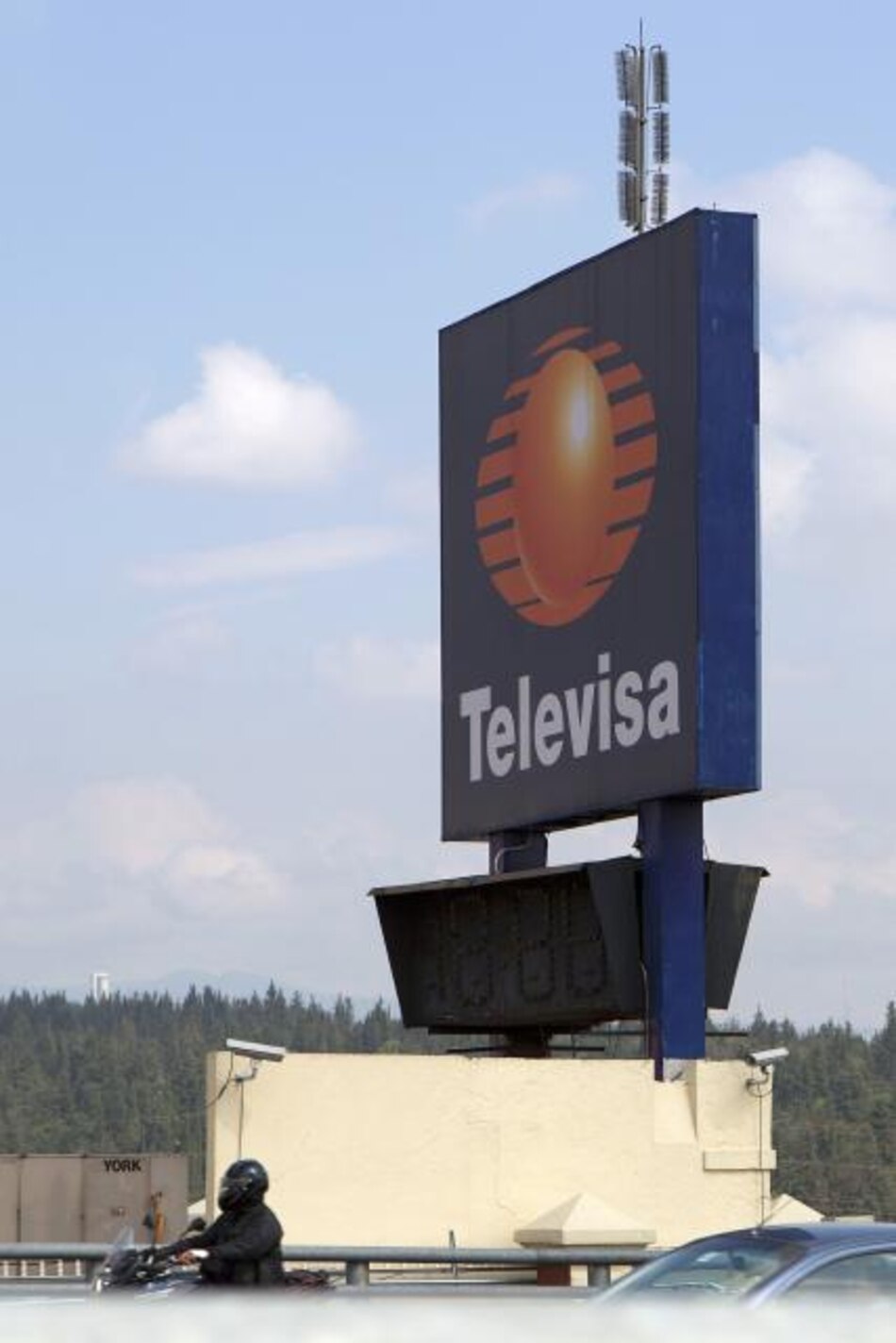 Mexicana Televisa adquiere control de Cablecom