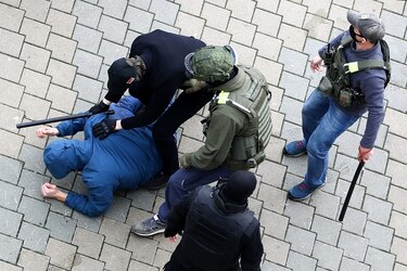 Más de 800 detenidos en Bielorrusia, donde la oposición llama a Joe Biden