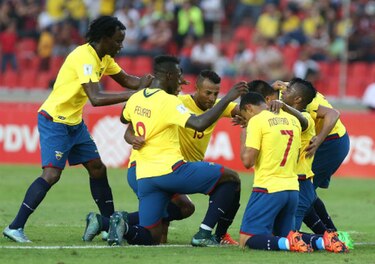 Ecuador sigue firme: vence 3-1 a Venezuela
