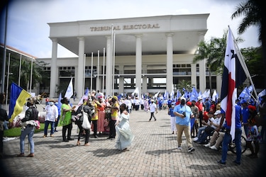 Tribunal Electoral oficializa número de firmas para independientes