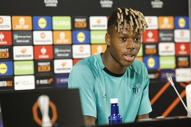 Iñaki Williams celebra la renovación de Nico: ‘Se queda’