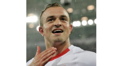 El delantero suizo Xherdan Shaqiri se une a la filas del Liverpool