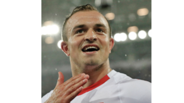 El delantero suizo Xherdan Shaqiri se une a la filas del Liverpool