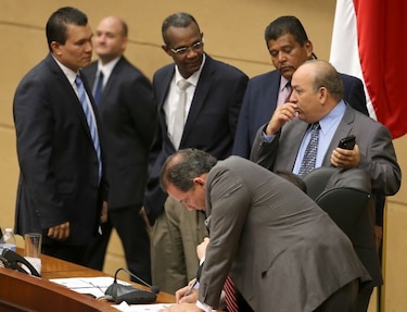 Lío por comisiones paraliza labor legislativa en la Asamblea Nacional