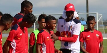 Dely Valdés define el equipo para el Torneo Centroamericano