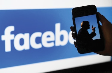 Facebook se libra de dos acusaciones