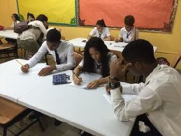 Alumnos de 100 escuelas se someten a evaluaciones académicas