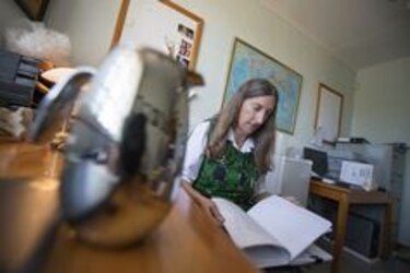 Entrevista a Terrie Taylor, una científica que se acerca a descifrar el enigma de la malaria