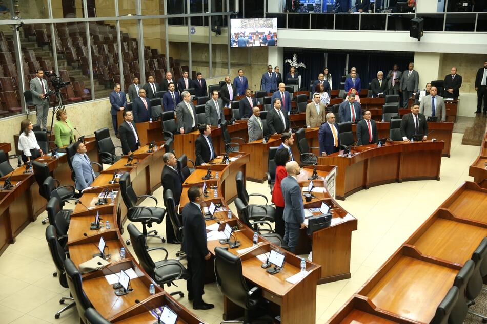 El Estado pierde $1.4 millones por exoneraciones de vehículos para diputados