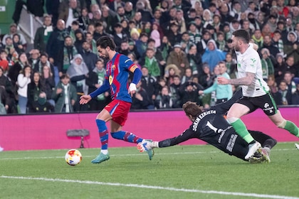 El Barça cumple en El Sardinero y se clasifica a cuartos