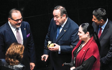Giammattei pide un muro de prosperidad