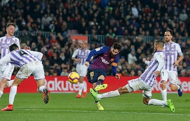 Penal convertido por Messi da triunfo al Barcelona