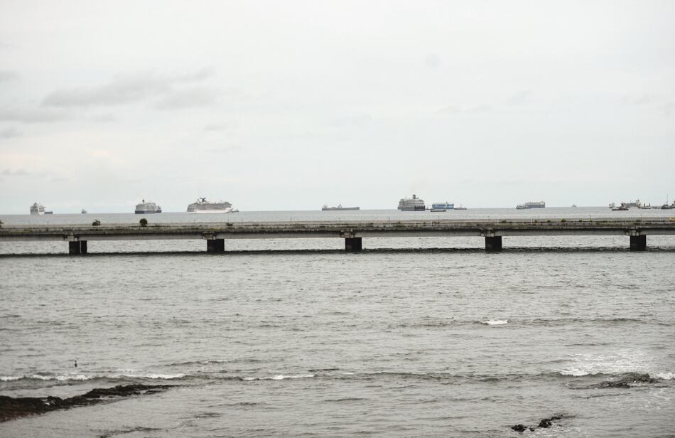 Buques reciben servicios en área de Balboa