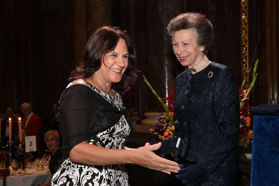 Royal Academy of Engineering incorpora a Ilya Espino de Marotta por su aporte a la ingeniería mundial