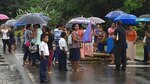 Padres de familia cierran carretera en Bocas del Toro