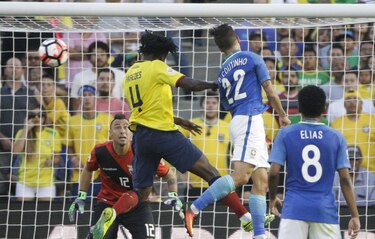 Brasil empata 0-0 ante Ecuador; ambos escoltan a Perú