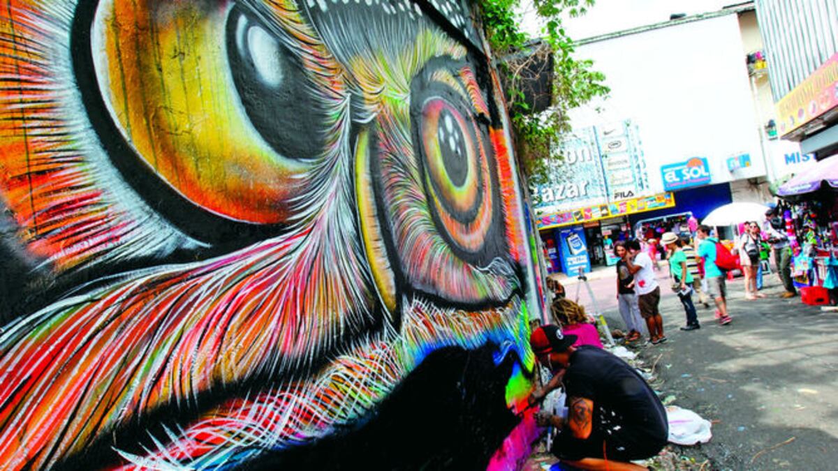 La peatonal se llena de arte